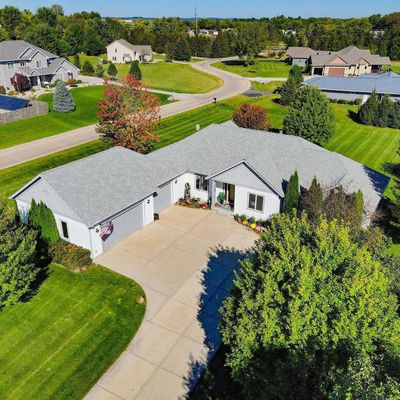 W5929 Apple Ln, Fort Atkinson, WI 53538