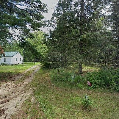 W6963 Old Lake Rd, Shawano, WI 54166