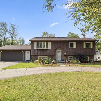 W7635 Hillwood Ct, Hortonville, WI 54944