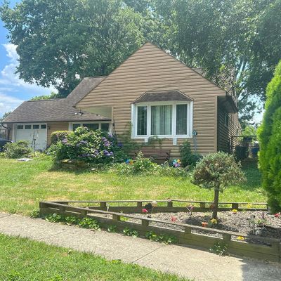 10 Quay Rd, Levittown, PA 19057