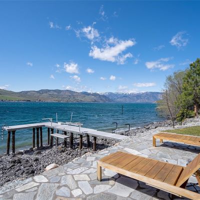 100 Brimstone Ln, Chelan, WA 98816