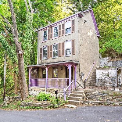 12 Weeden St, Lambertville, NJ 08530