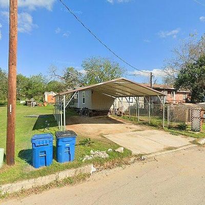 1206 S 2 Nd St, Floresville, TX 78114