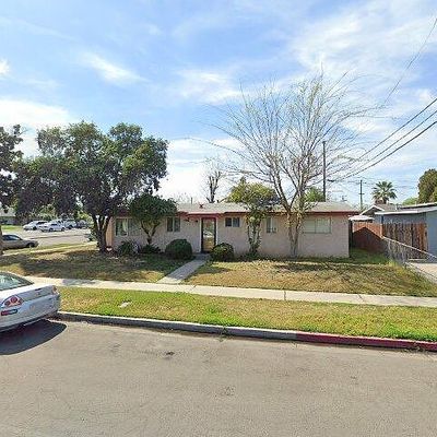 1207 N Bailey Ave, Fresno, CA 93727