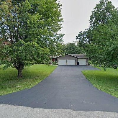 1209 Oakwood Ln, Elkhorn, WI 53121