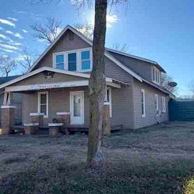 1119 W Walnut St, Herington, KS 67449