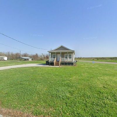 113 W Gulf Dr, Buras, LA 70041