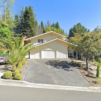 136 Amber Valley Dr, Orinda, CA 94563