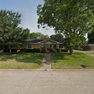 13733 Harbor Dr, Woodway, TX 76712