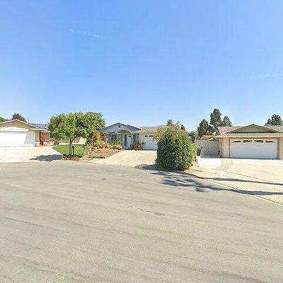 14 Victor Cir, Salinas, CA 93907