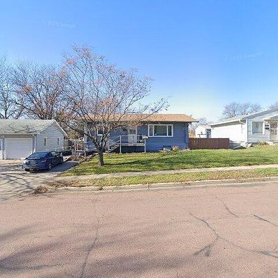 1415 Burleigh St, Yankton, SD 57078