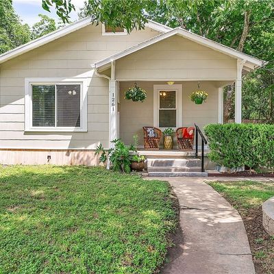 1261 W Mill St, New Braunfels, TX 78130