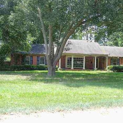 13 Wolfe Dr, Mc Gehee, AR 71654