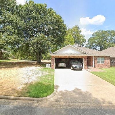 1322 E Mc Lemore Ct, Nacogdoches, TX 75964