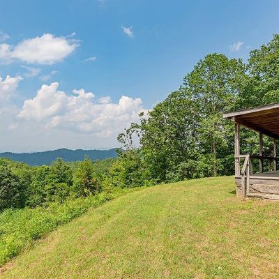 1517 Pilot Knob Rd, Glenville, NC 28736