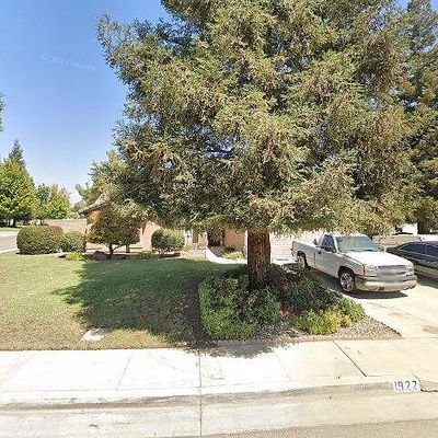 1922 N Terrace Ct, Visalia, CA 93291