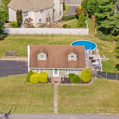 215 Hillcrest Dr, Milford, NJ 08848