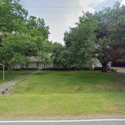 2210 Owen St, Alvin, TX 77511