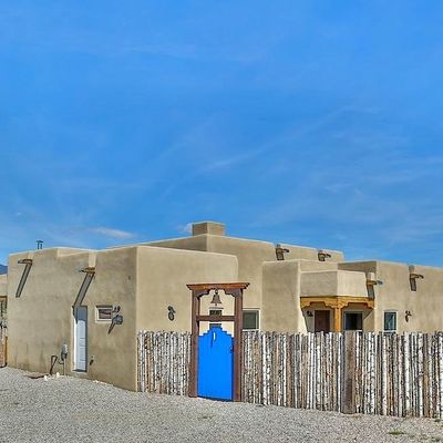 224 Las Olas Drive, Taos, NM 87571