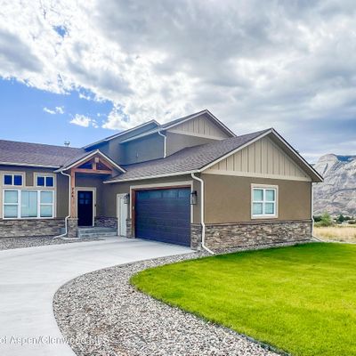 226 Eagle Ridge Dr, Parachute, CO 81635