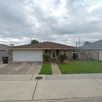 2305 Gallant Dr, Chalmette, LA 70043