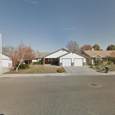 2306 W Roby Ave, Porterville, CA 93257