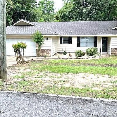 205 Halstead Rd, Ocean Springs, MS 39564