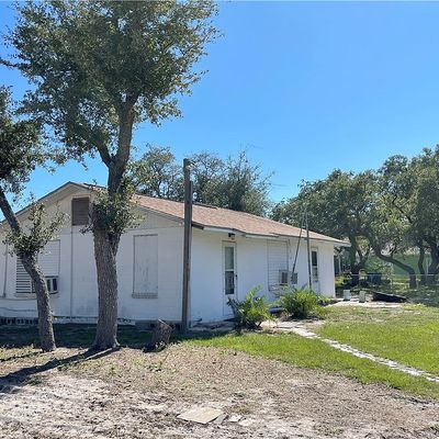 210 Sunset Dr, Rockport, TX 78382