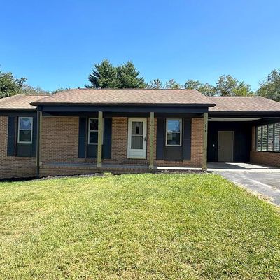 211 Prospect Ave, Galax, VA 24333