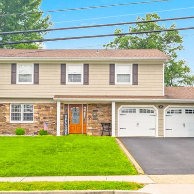 27 Monticello Dr, Howell, NJ 07731