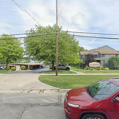 2445 Riverside Dr #103, Trenton, MI 48183