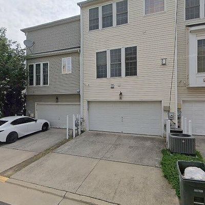 2471 Walnut Rocker Ln, Herndon, VA 20171