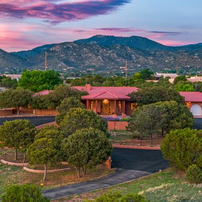 25 Toro Ln, Santa Fe, NM 87508