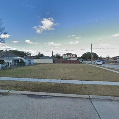 3016 Pecan Dr, Chalmette, LA 70043