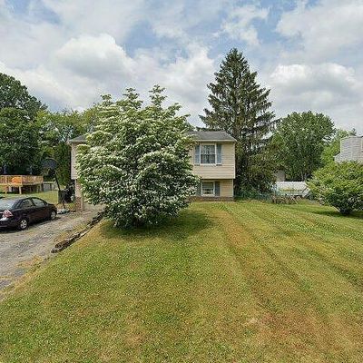 306 Fayette Dr, Cranberry Township, PA 16066