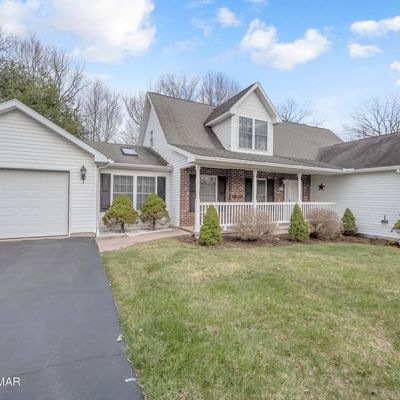 307 Golden Oaks Dr, White Haven, PA 18661