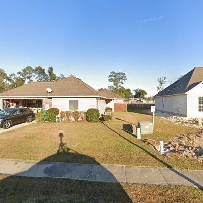 30020 Savannah Dr, Albany, LA 70711