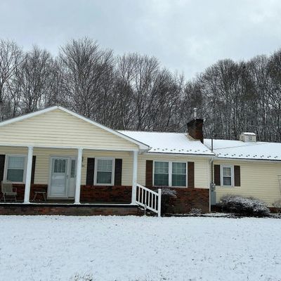 354 Clay St, Rupert, WV 25984