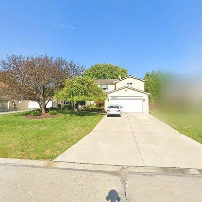 37741 Hollyhead Dr, Farmington Hills, MI 48331