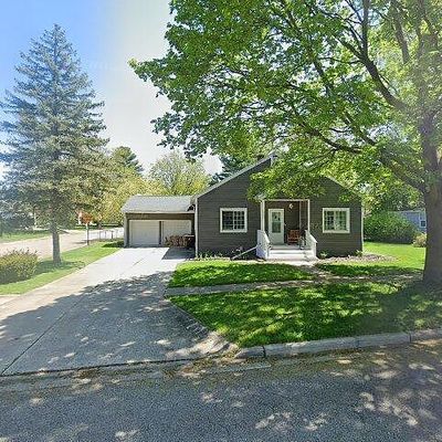 327 Steele St, Mason, MI 48854