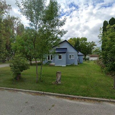 417 Lambert St, Oklee, MN 56742