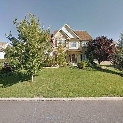 424 E Beil Ave, Nazareth, PA 18064