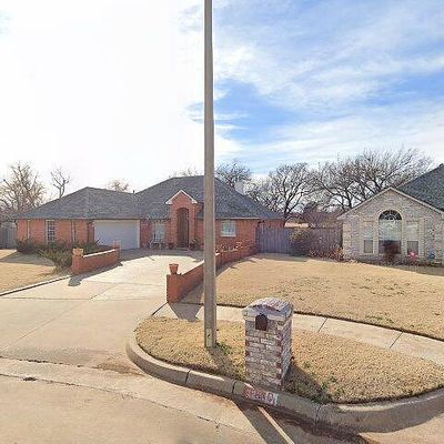 427 S Castlerock Circle Ln, Mustang, OK 73064