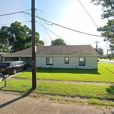 4501 Desire Dr, New Orleans, LA 70126