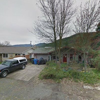 452 N 5 Th Ave, Gold Hill, OR 97525