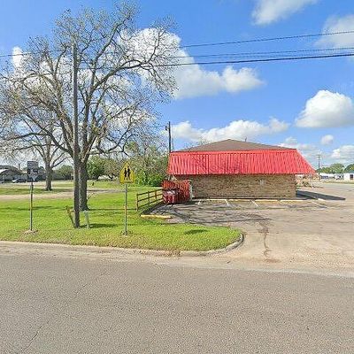 402 Avenue G E, Van Vleck, TX 77482