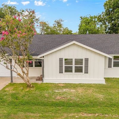 402 W Depot St, Refugio, TX 78377