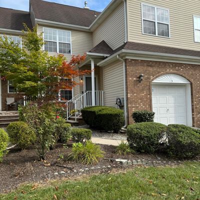 5 Thoreau Ct, East Windsor, NJ 08520