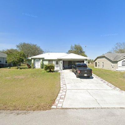 5117 Summer Hill Dr, Zephyrhills, FL 33542