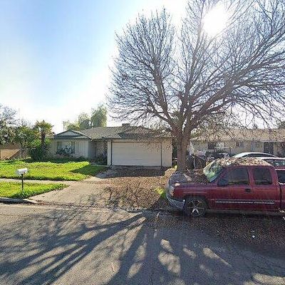 4566 E Garrett Ave, Fresno, CA 93725